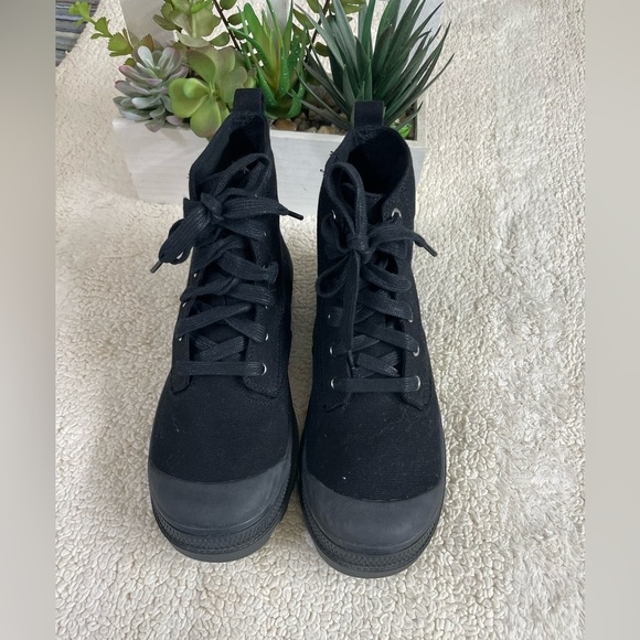 Skechers canvas boots size. 8 - Picture 4 of 4